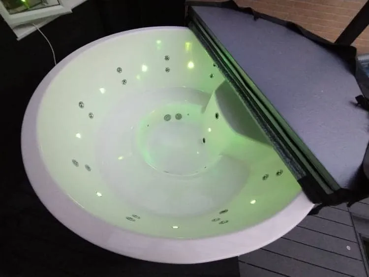 Thermal Insulated Cover | 4-5 & 4-6 Hot Tubs - Image 2