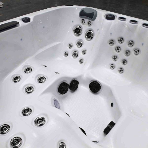 Nova Electric Hot Tub | 5 Person - Image 18