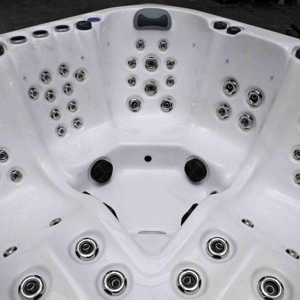 Nova Electric Hot Tub | 5 Person - Image 2