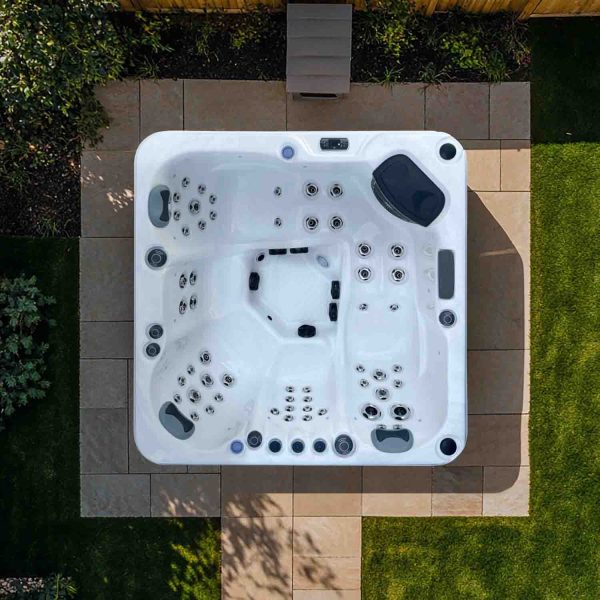 Nova Electric Hot Tub | 5 Person - Image 4